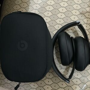 Beats Studio Pro